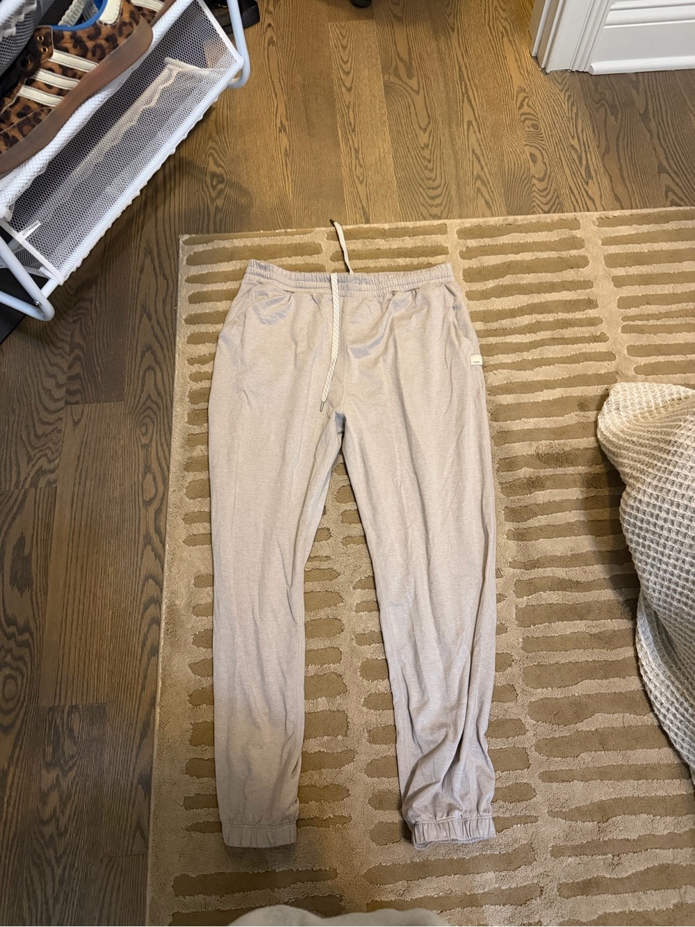 Vuori Women's Ecru Heather Performance Jogger